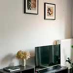 Apartman Nowy, Elegancki W Okolicy Pge Narodowy